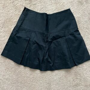 Banana Republic Black Pleated Mini Skirt- Size 4